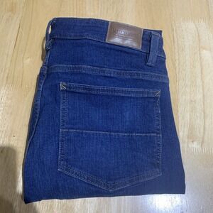 Kirkland Signature Mens Blue Jeans Size 32x30 Medium Wash Straight Leg‎ Denim